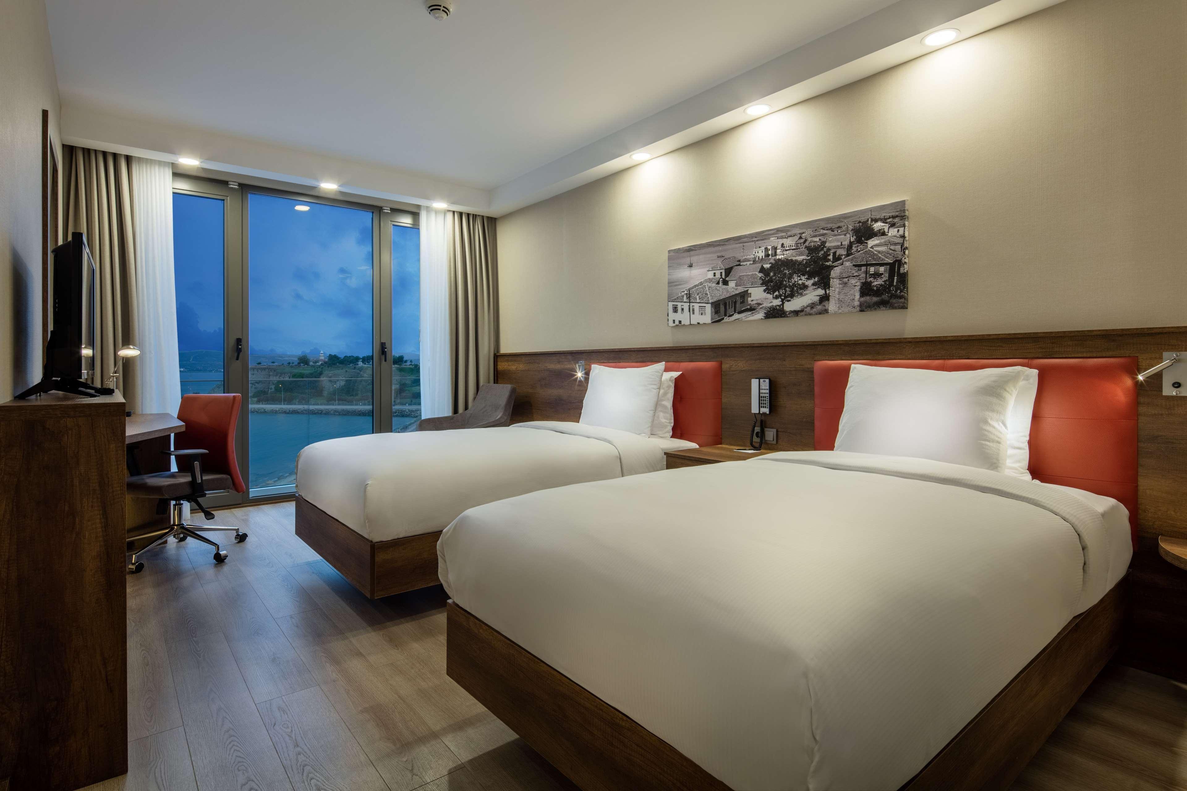 Hampton By Hilton Canakkale Ґеліболу Екстер'єр фото